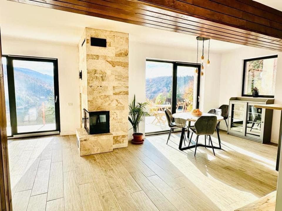 Stone House Sinaia Villa Bagian luar foto